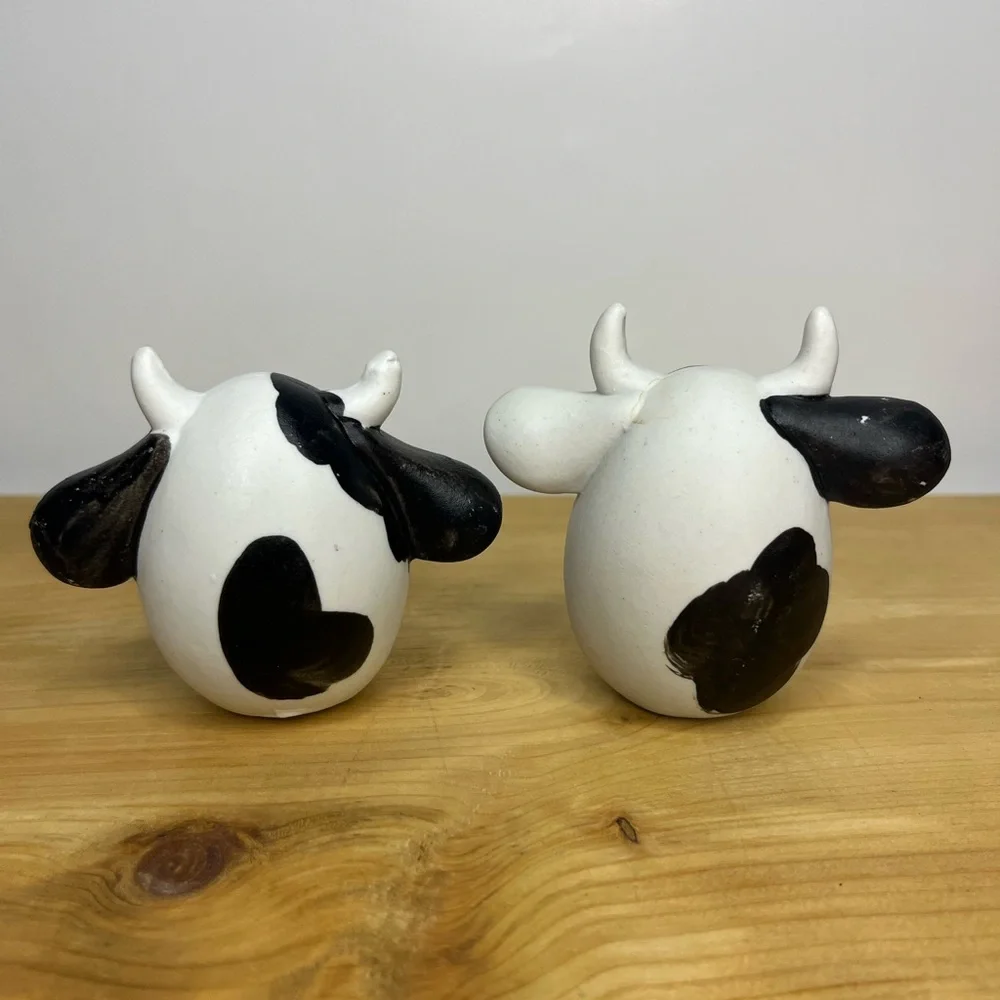 Vintage Cow Salt & Pepper Shakers Wood Ceramic Black White Horns - Picture 2 of 3